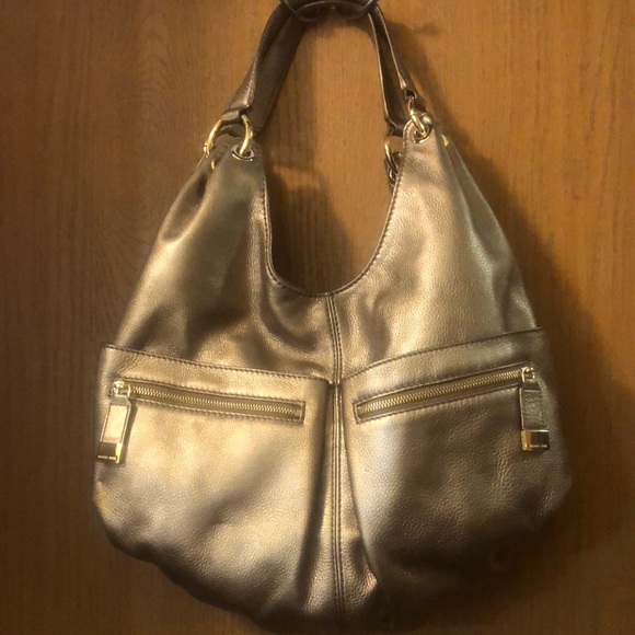 Michael Kors large Layton leather hobo style shoulder bag. - Picture 2 of 11